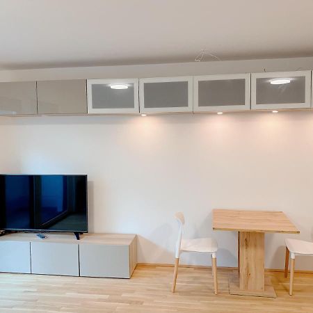 U1 Alte Donau Old Danube City Apartment 2 Вена Экстерьер фото
