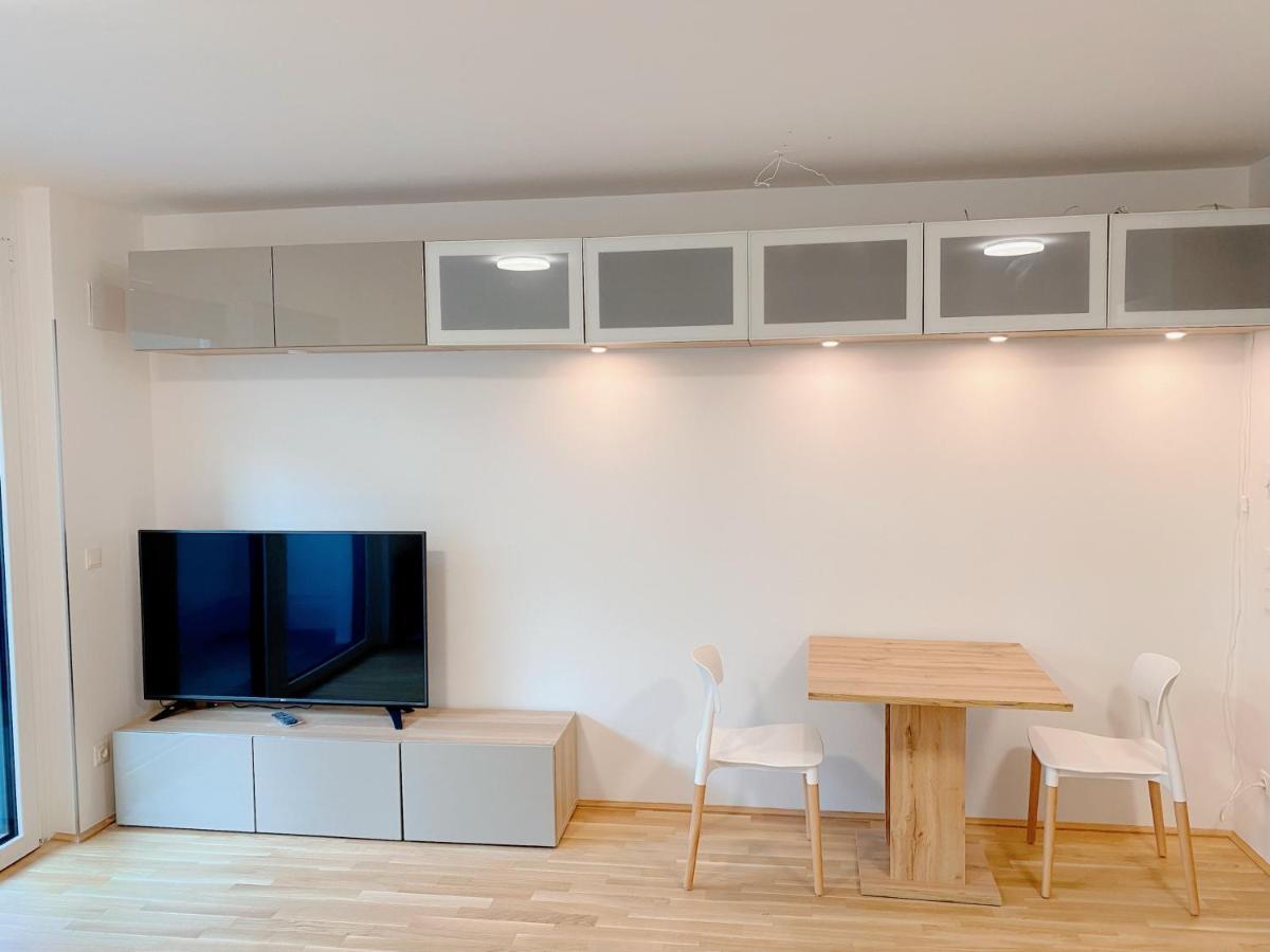 U1 Alte Donau Old Danube City Apartment 2 Вена Экстерьер фото